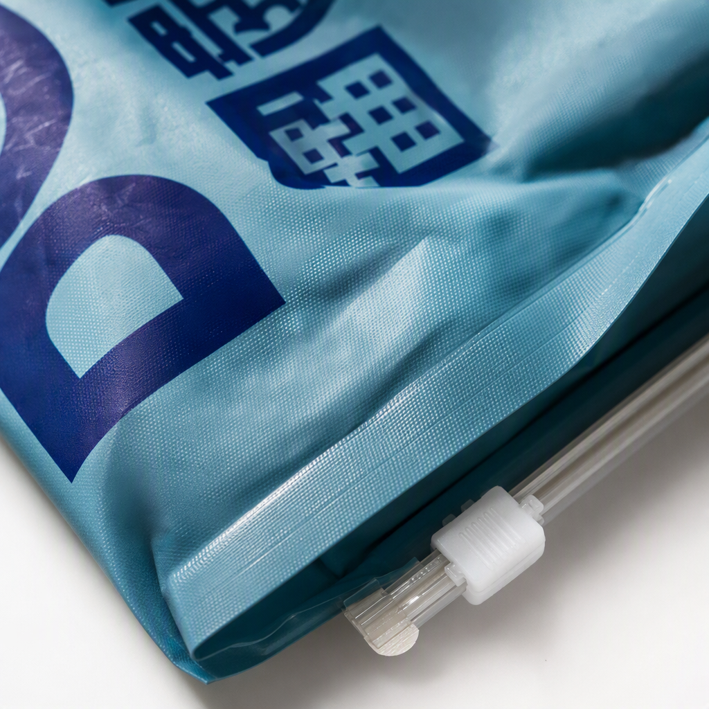 High-quality pet dog food packaging bags, moisture-proof, leak-proof, durable, environmentally friendly, large blue bag for pet supplies Application Scenario