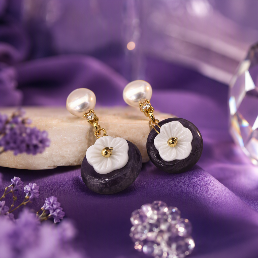 The purple and white flower pearl earrings in the white jewelry box are fashionable, elegant and versatile, making them an excellent gift Specification image