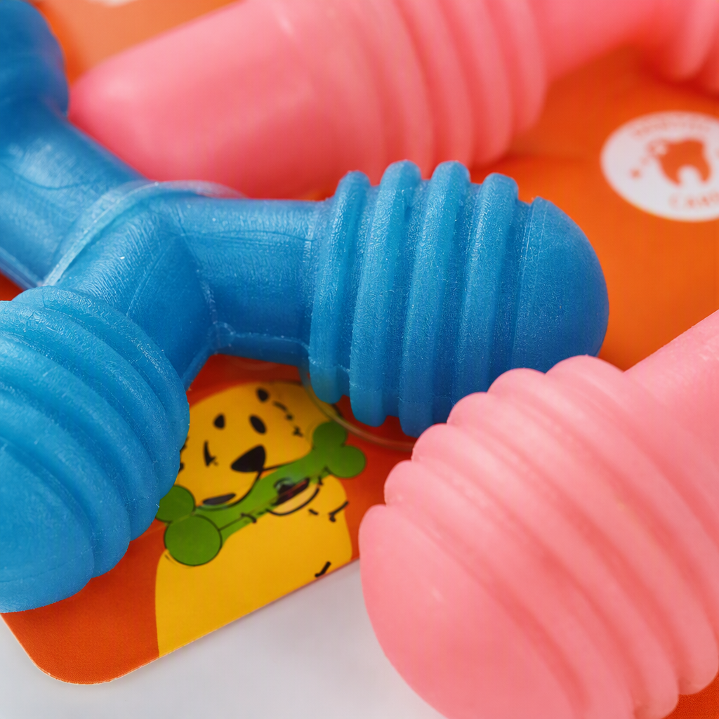 Pink and blue Y-shaped pet chewing toys, durable and wear-resistant pet training chewing toys, pet supplies Application Scenario