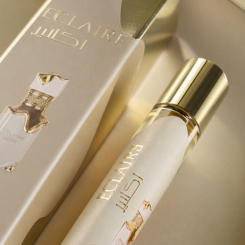 Perfume spray bottle with golden decoration, beige packaging box, vertical rectangular outer box, fashionable and exquisite fragrance gift box Application Scenario