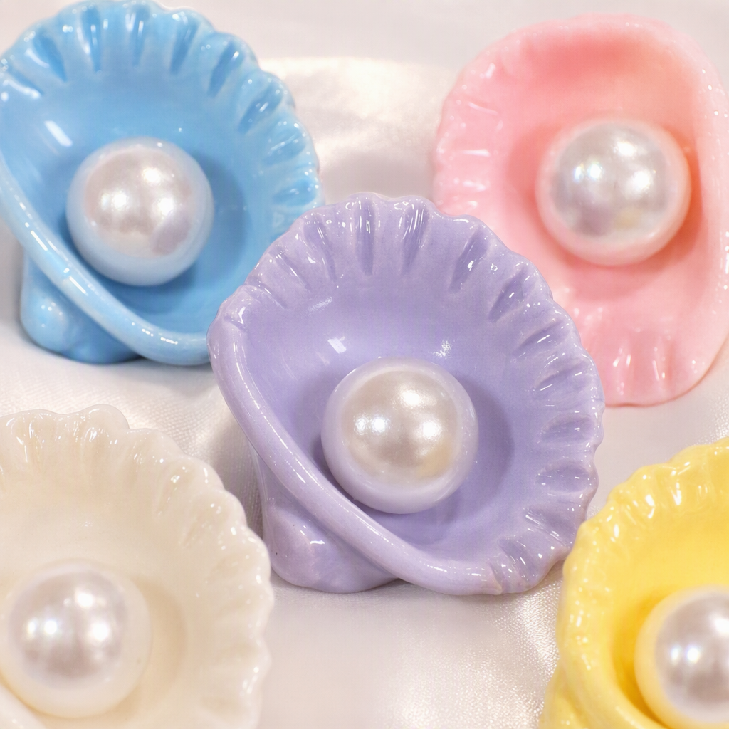 Selected creative, fashionable and trendy accessories and gifts featuring colorful shell and pearl handcrafted ornaments Application Scenario