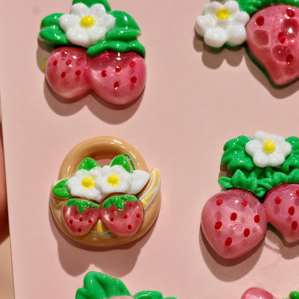 Pink card strawberry-themed accessory set, sweet and cute handmade DIY gift, creative decorative combination Application Scenario