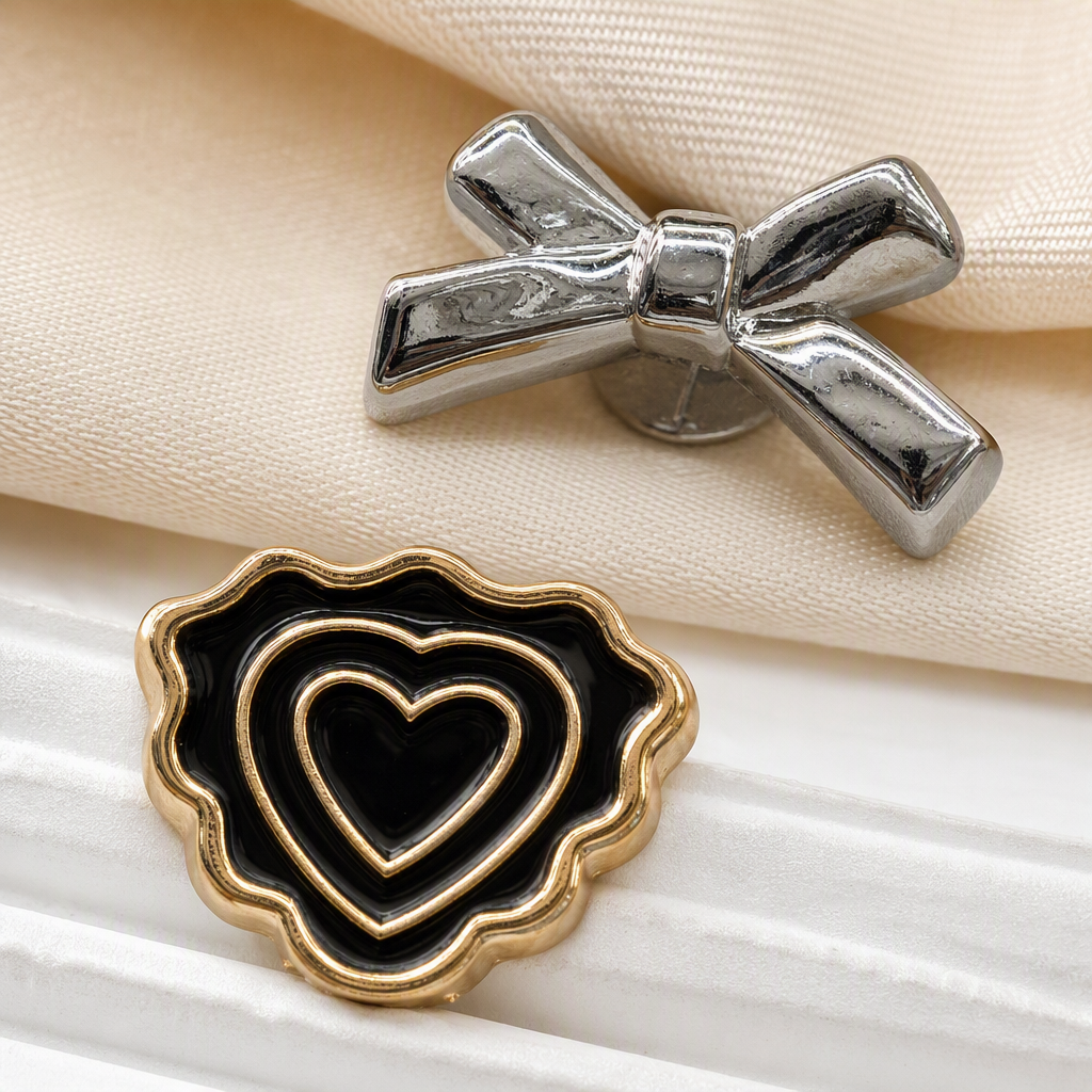 Silver bow decorative accessories, fashionable and versatile handcrafted hair accessories, jewelry accessories, women's gift decorations Application Scenario