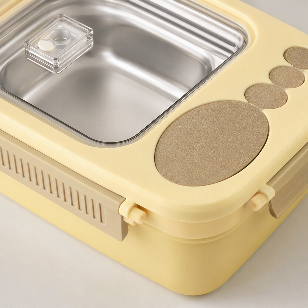 Colorful cartoon children's lunch box, carrying lunch box, baby and toddler food storage box, durable plastic tableware set Application Scenario