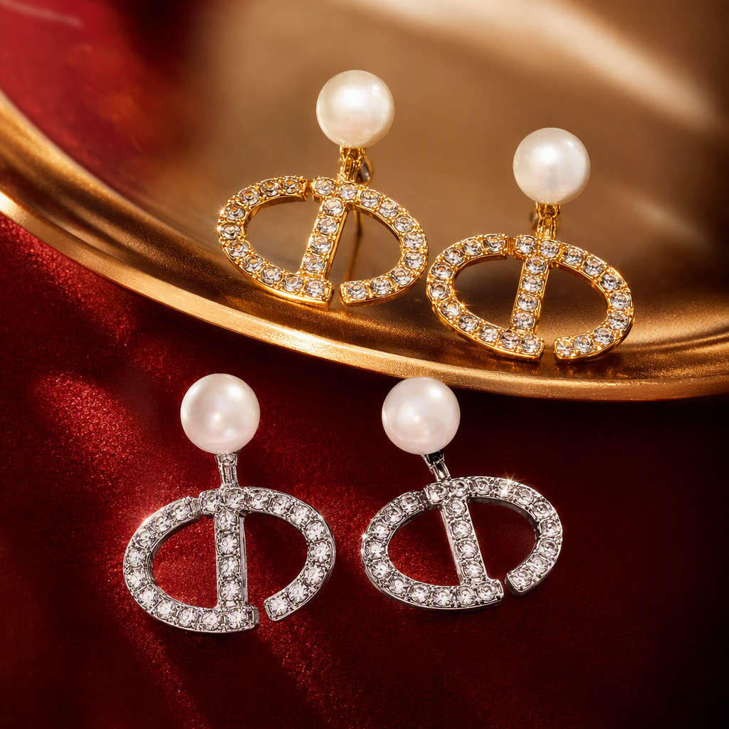 White jewelry box pearl and diamond earrings are fashionable, elegant and exquisite gift jewelry accessories Specification image