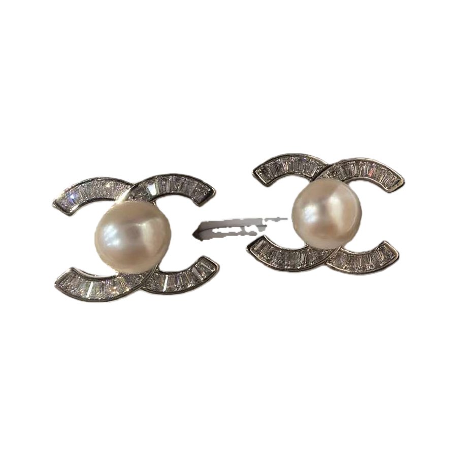 Fashionable silver double C pearl stud earrings, simple and versatile, elegant earrings for women, gift matching, elegant style Item Picture