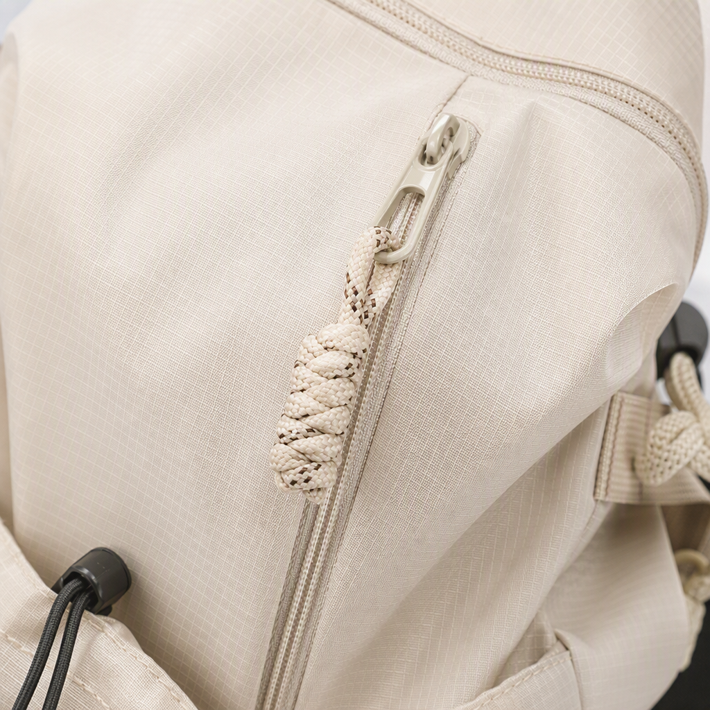 Multi-color fashionable casual backpack, suitable for both men and women, versatile student travel bag, available in beige, white and black styles Application Scenario