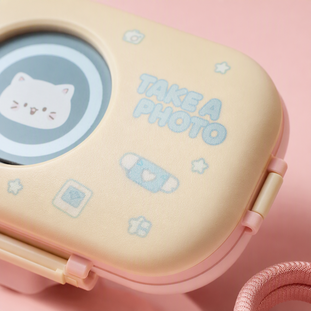 Pink and beige camera-shaped portable lunch box, creative tableware for children and students, cute bento box with lid Application Scenario