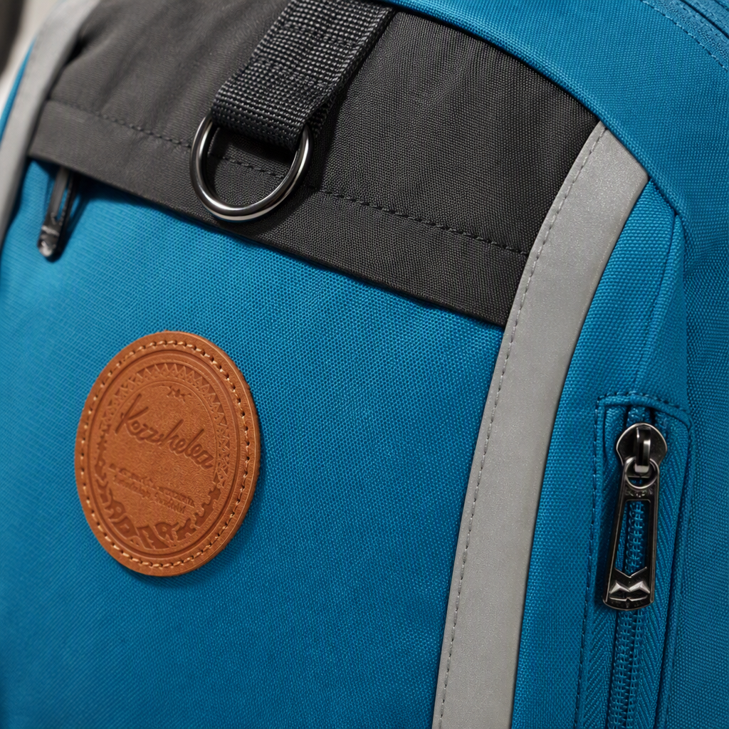 Fashionable and casual blue backpack with large capacity, student backpack, sports travel bag, suitable for both men and women, trendy style Application Scenario