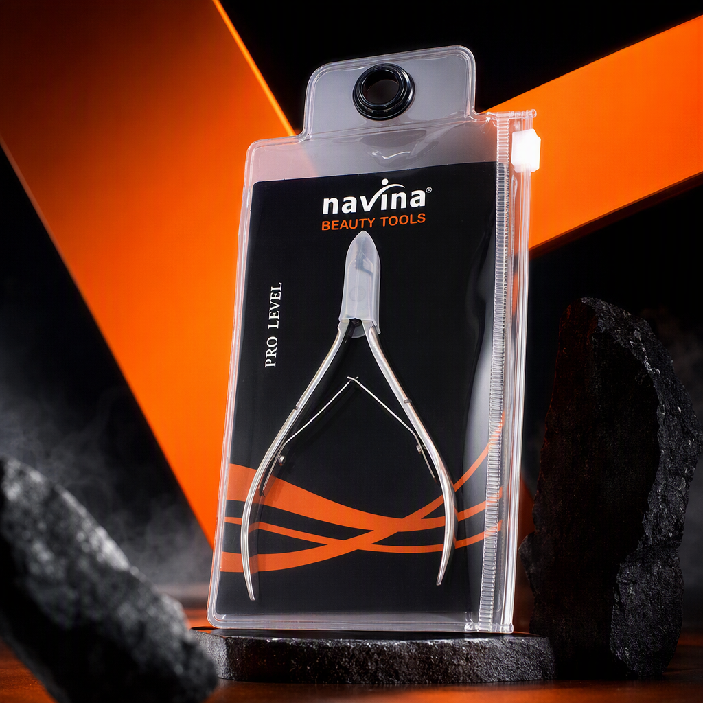 Fashionable metal nail trimming tools, portable nail clippers for manicure, trimming and shaping, silver style Specification image