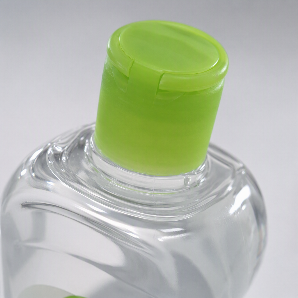 Baby moisturizing oil, with a green cap and transparent body, is a gentle and nourishing special care product for infants and toddlers Application Scenario