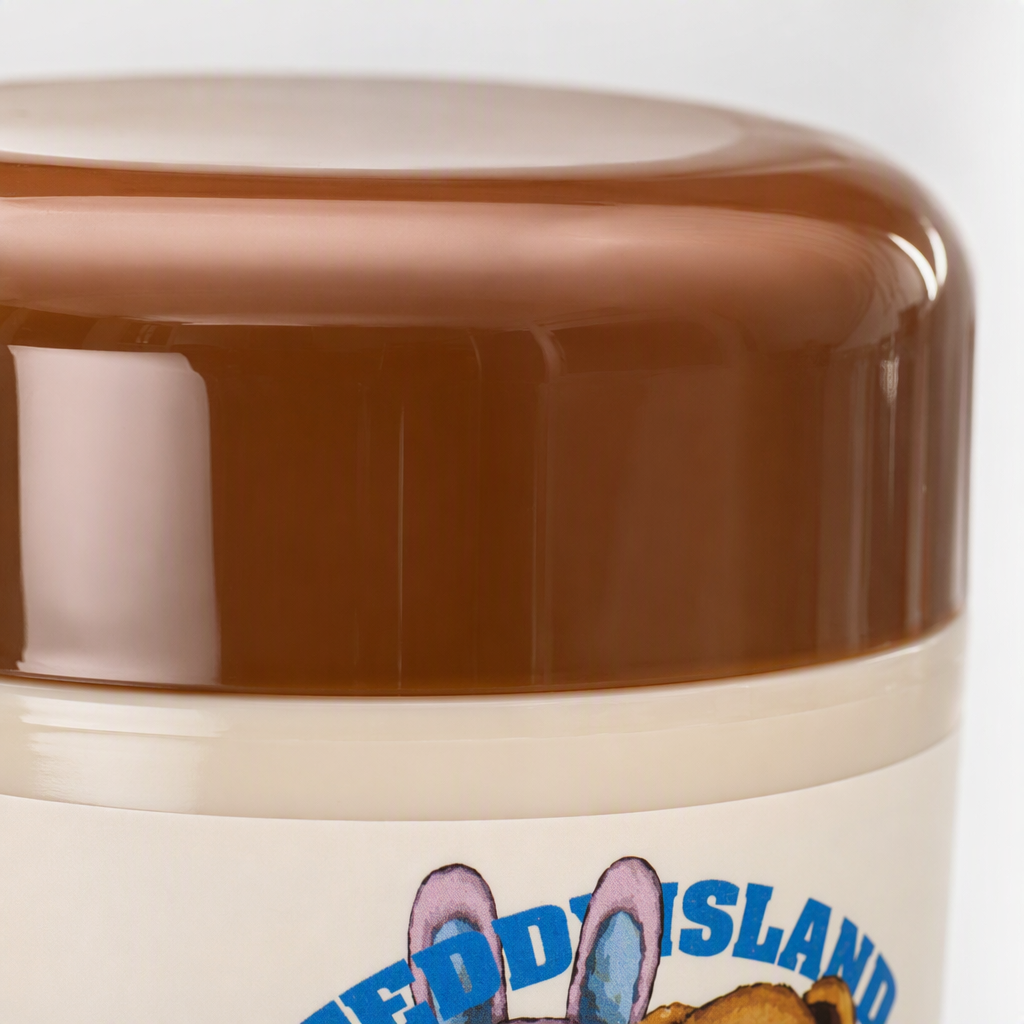 Teddy Island Moisturizing Cream, with a beige can and cartoon patterns of rabbits and bears, is suitable for moisturizing and nourishing the skin Application Scenario