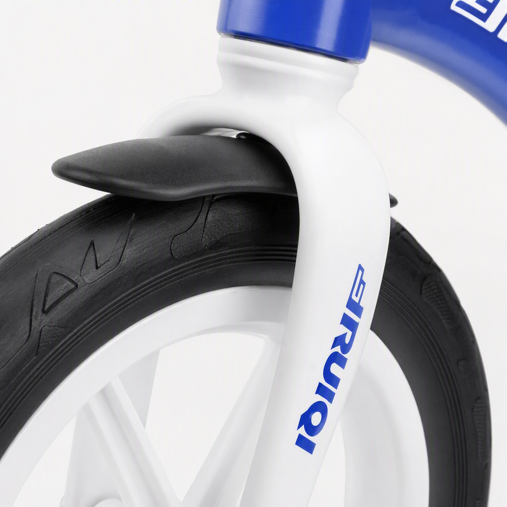 The adjustable handlebars of the children's two-wheel balance bike are safe and durable, making it a suitable riding toy for beginners Application Scenario