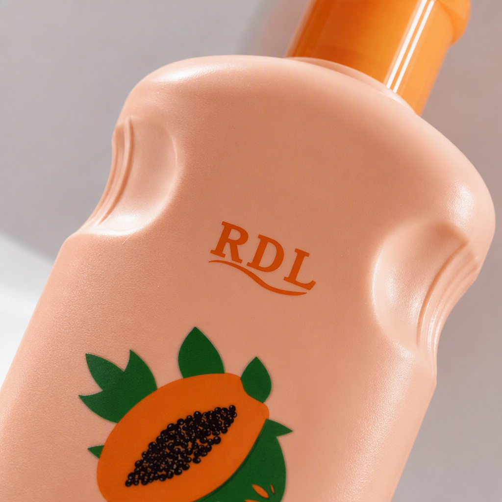The orange bottle body lotion contains papaya extract for whitening hands, feet, moisturizing and full-body care Application Scenario