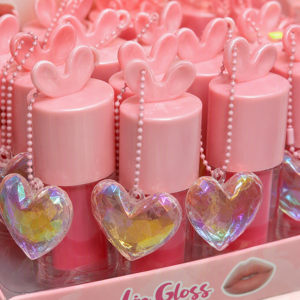 Pink heart-shaped decorative lip gloss display stand, beauty cabinet, lipstick stand, cosmetics storage rack, creative ornaments, gifts and promotional items Application Scenario