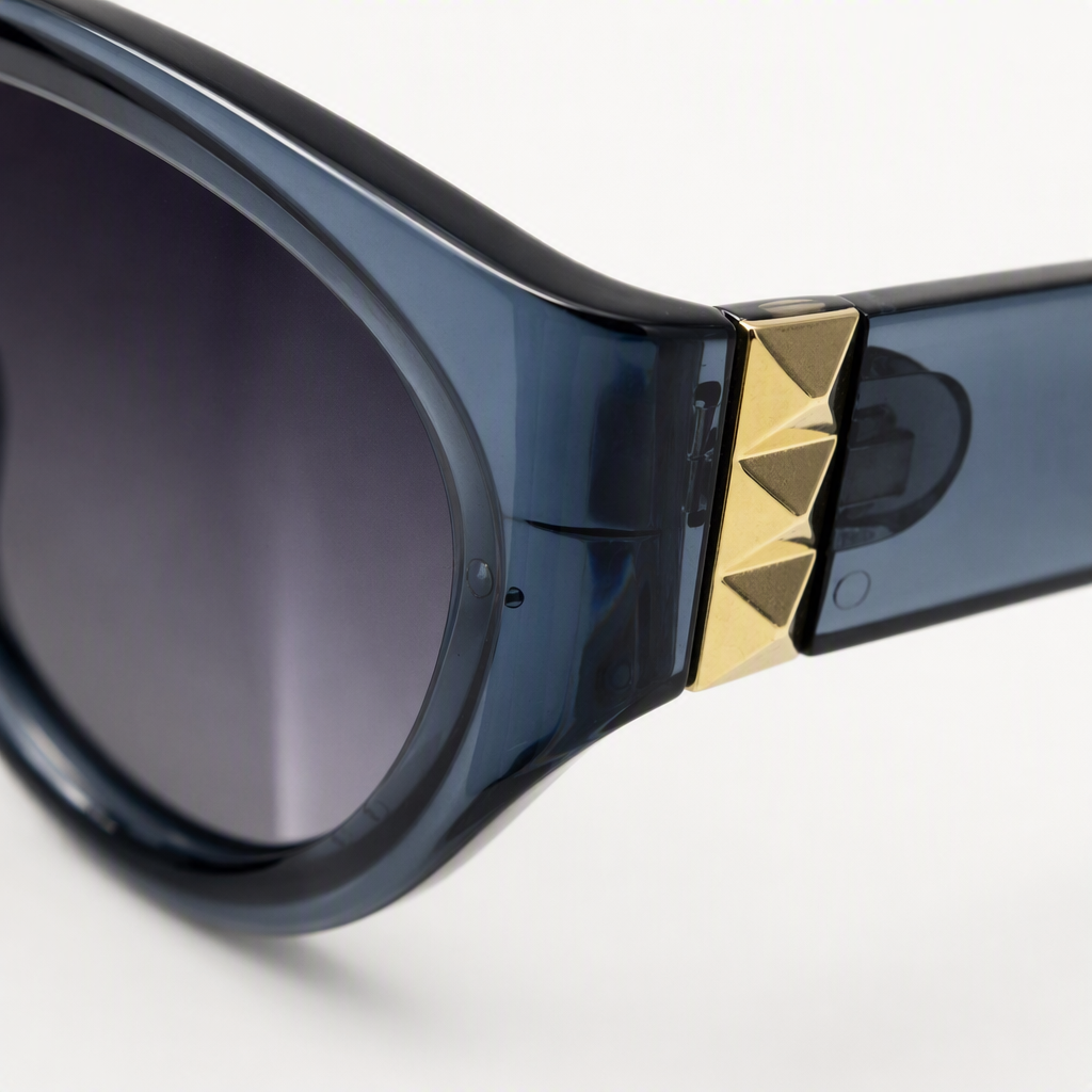Fashionable dark grey cat-eye sunglasses, polarized and UV-resistant for women, trendy and versatile sunglasses for women Application Scenario