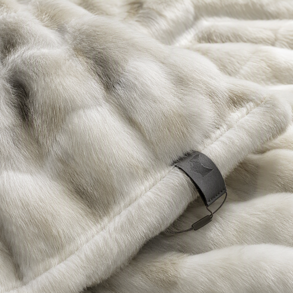Manta de flanela suave y cómoda cubierta de cama caliente engrosada cubierta de invierno manta individual doble lavable a máquina para el hogar Application Scenario