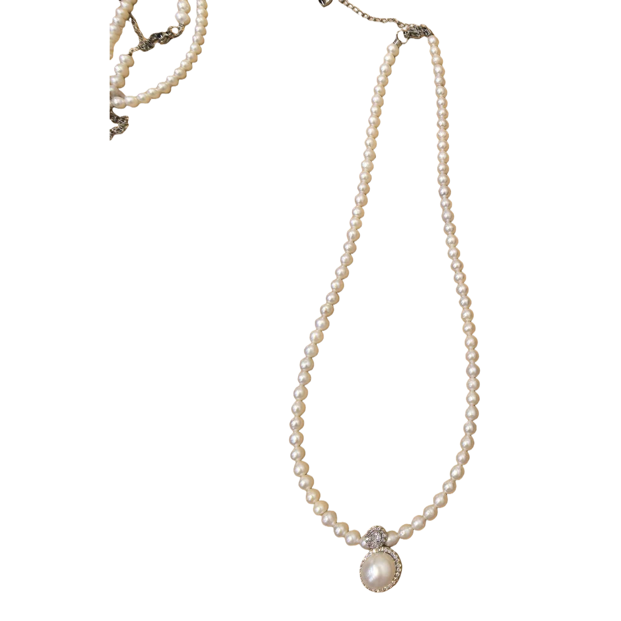 Elegant white pearl necklace, fashionable, simple and versatile, a classic jewelry accessory for gifting Item Picture
