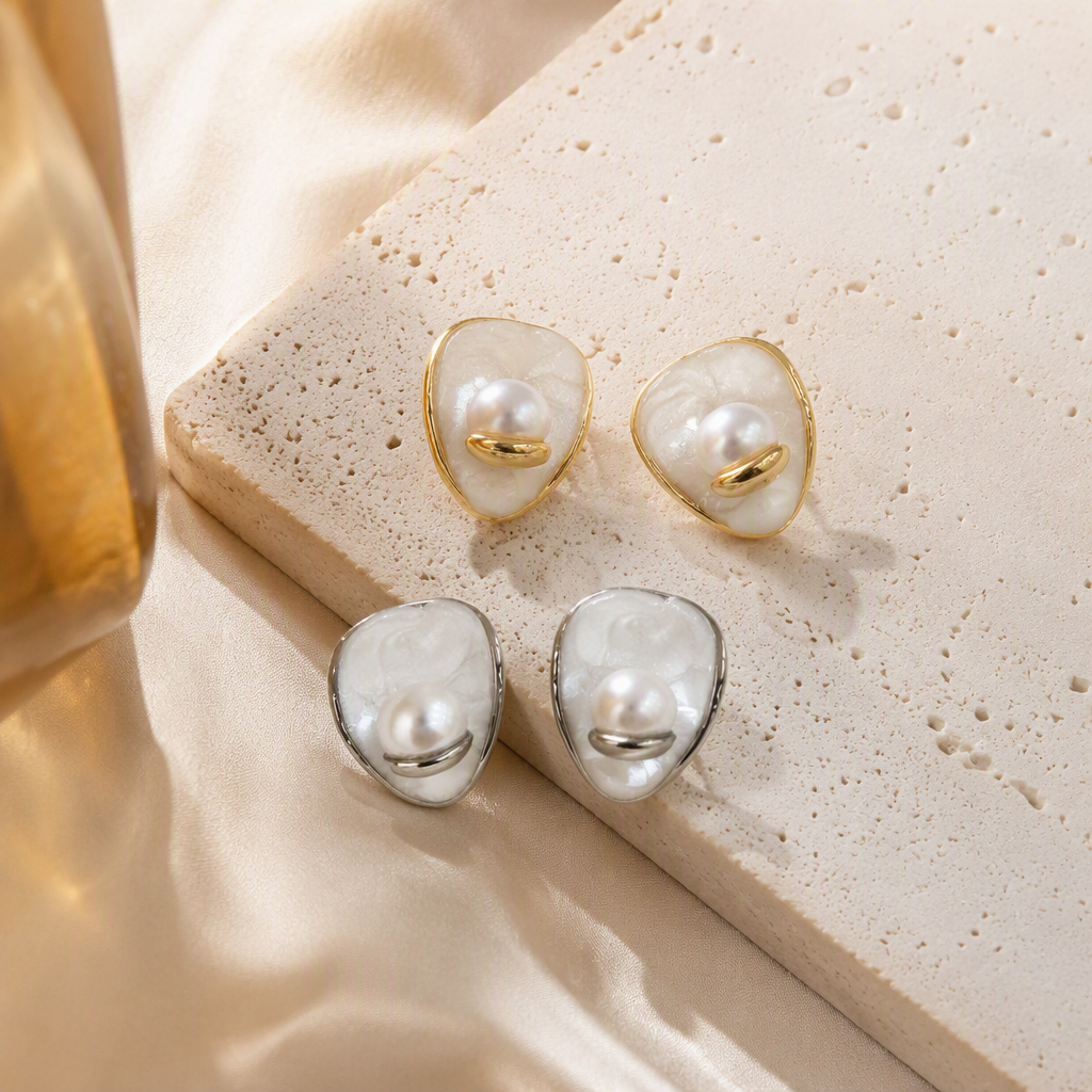 White jewelry storage box, two pairs of pearl stud earrings, gold and silver frame, simple and fashionable ear accessory storage box, gift box set details Picture