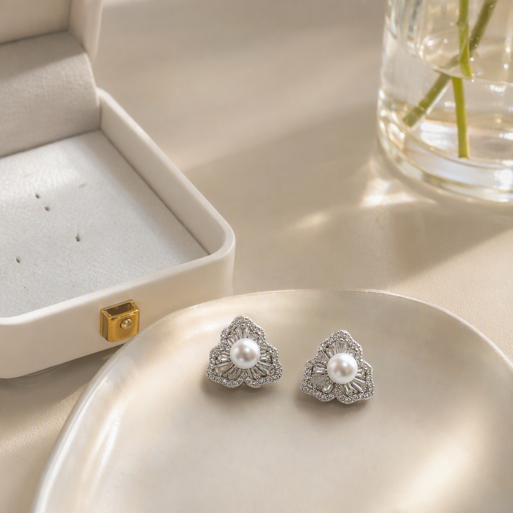 White jewelry storage box with pearl and diamond stud earrings, fashionable, simple and elegant accessory gift box details Picture