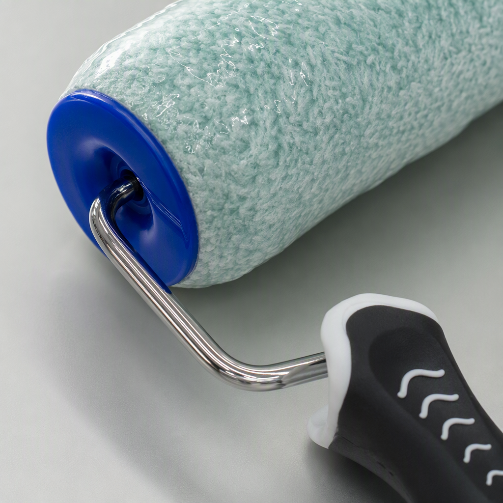 Environmentally friendly and durable blue and white dot roller brush, a multi-purpose cleaning tool Application Scenario