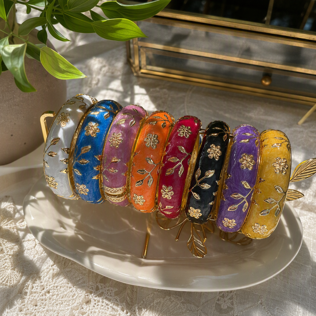 彩色珐琅花叶纹手镯产品图