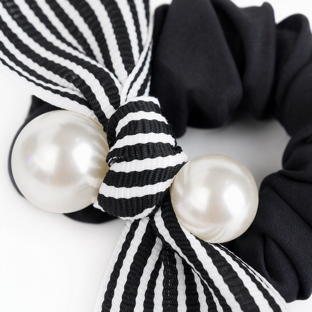 Black and white striped bow hair band, velvet pearl decoration, Korean-style cute hair accessory, headpiece, hair clip, simple and versatile for female students Application Scenario
