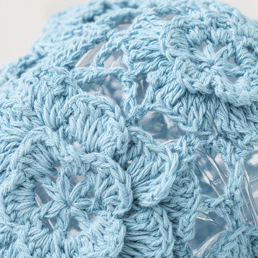 Five-color crochet flower hat hand-woven, a fashionable and versatile hat for women in spring and summer, and a trendy accessory Application Scenario