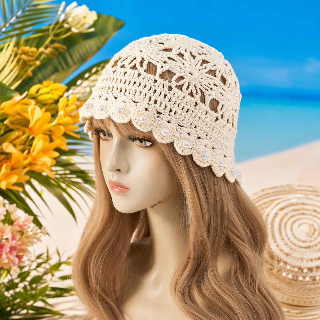 The off-white crochet hat with pearl lace is suitable for blonde models to wear as a fashionable and versatile winter warm hat Specification image