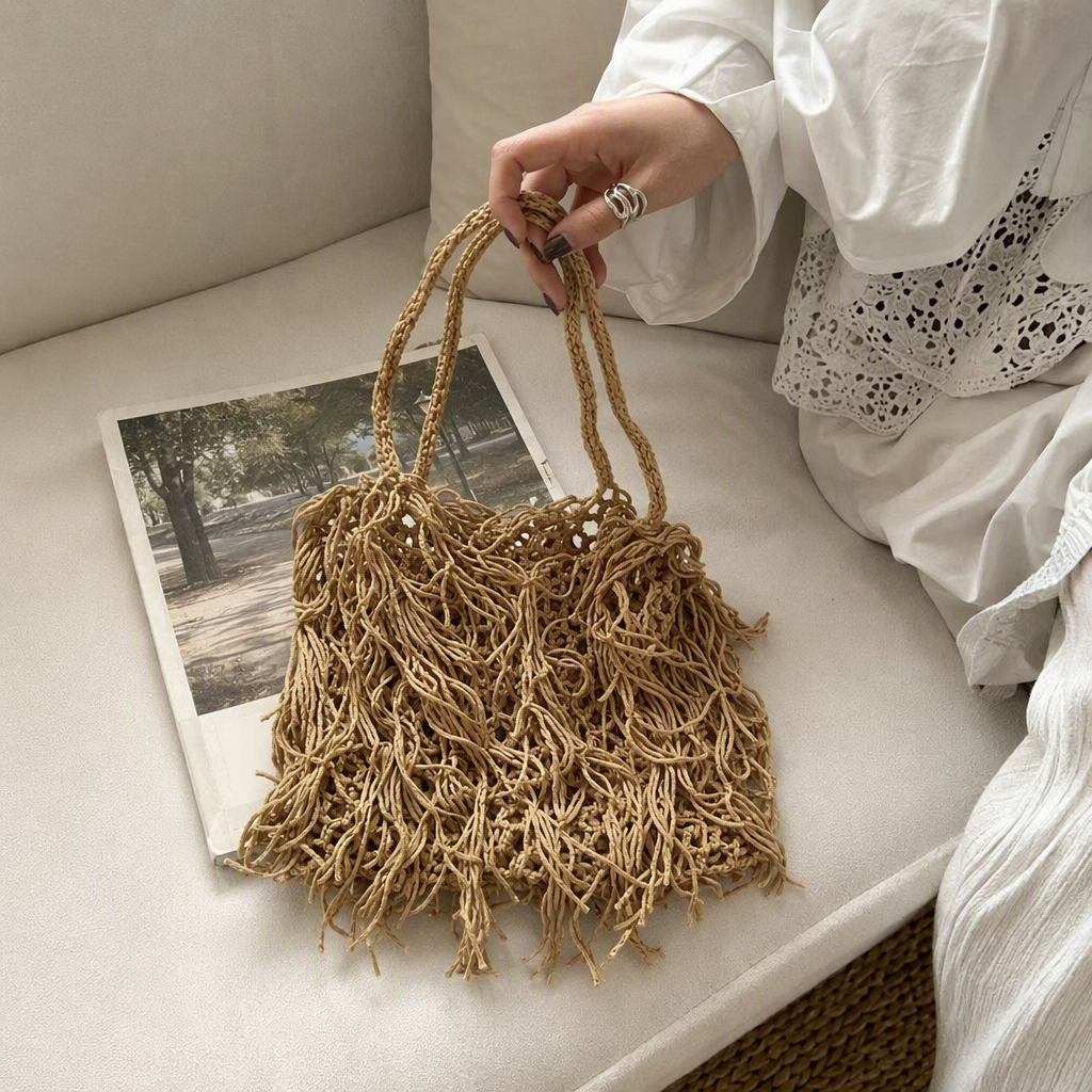 Fashionable beige fringed woven bag, hand-held crossbody bag, women's bag, casual and versatile, trendy single-shoulder bag details Picture
