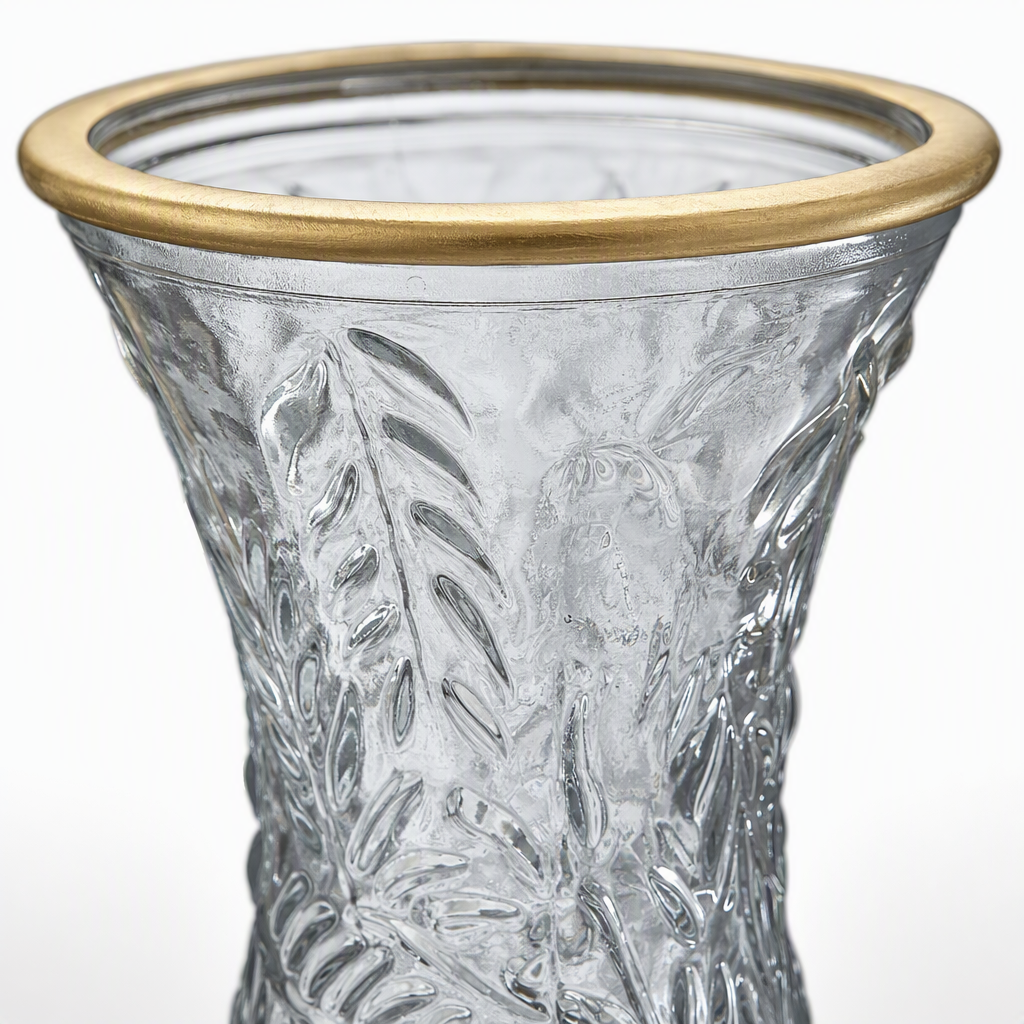 Creative transparent carved glass vase, simple and modern living room flower arrangement decoration, gift Application Scenario