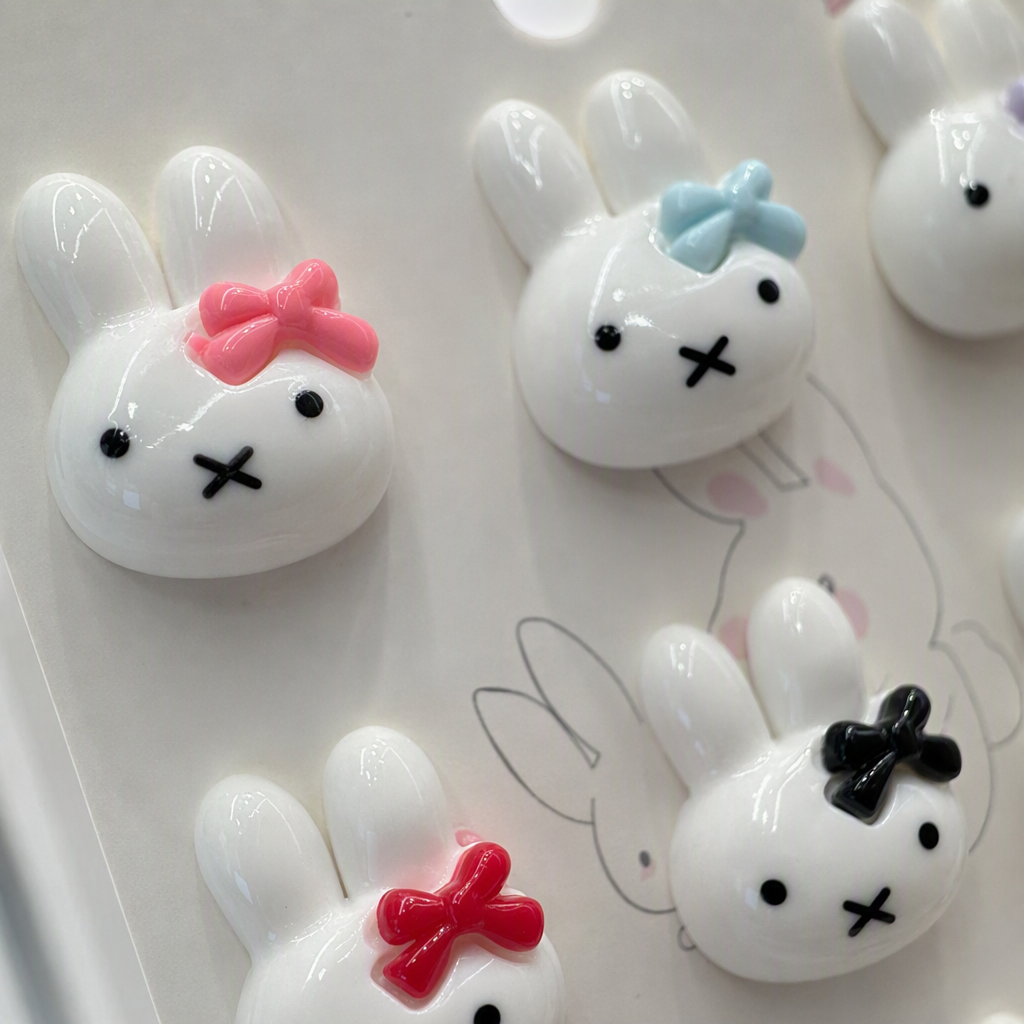 Cute white rabbit-shaped accessory set, handcrafted stud earrings, necklace, hair clip, children's birthday gift Application Scenario