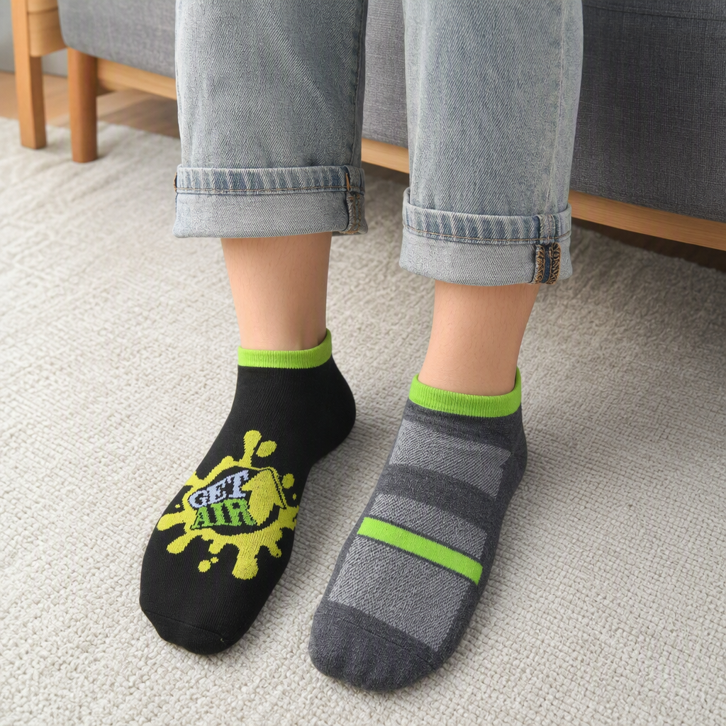 Fashionable black printed short socks, gray-green striped casual socks, trendy and versatile sports socks for both men and women details Picture