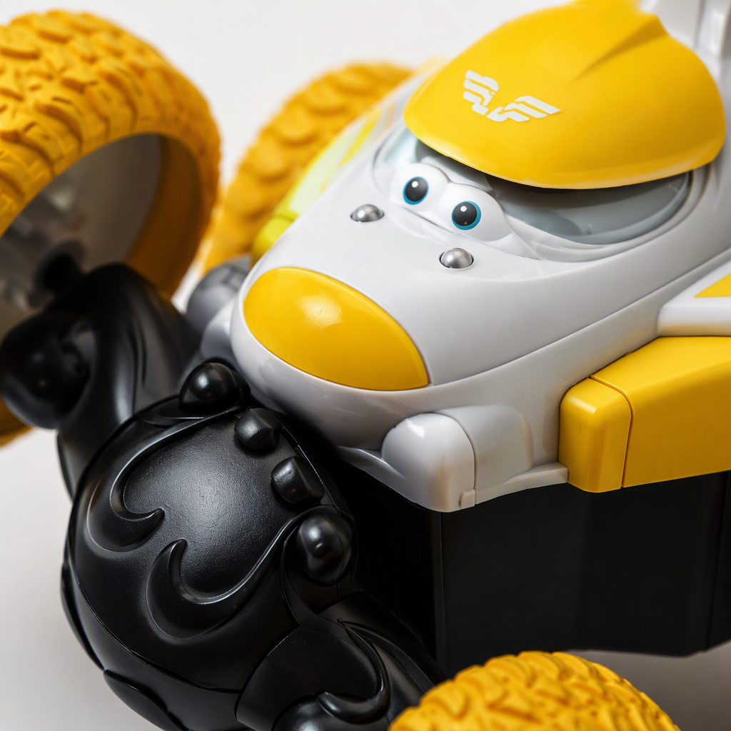 Off-road stunt car children's toy with 3D tires, 360-degree rotating car, top wheel, all-round operation, durable boy's gift Application Scenario