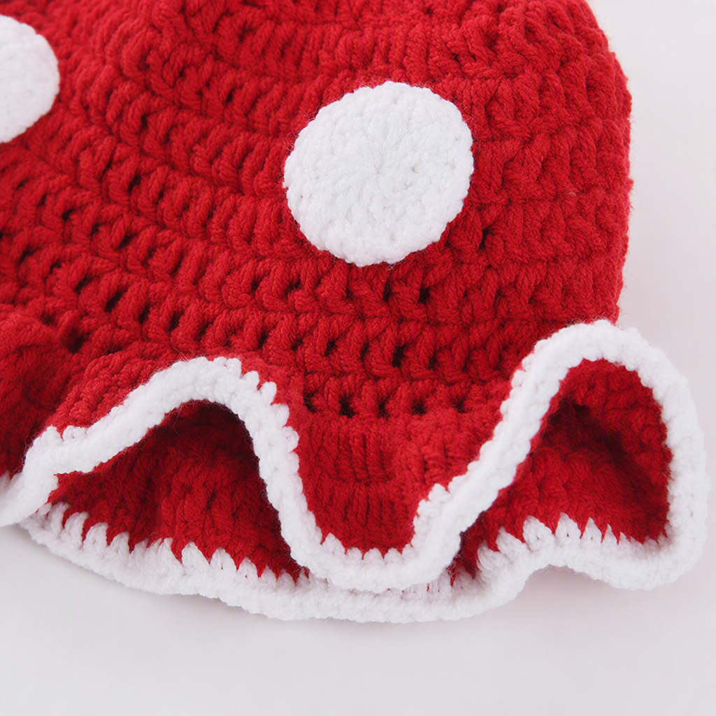 Handmade crochet mushroom cap, red creative decorative woolen knitted cap, a versatile piece for both children and adults Application Scenario