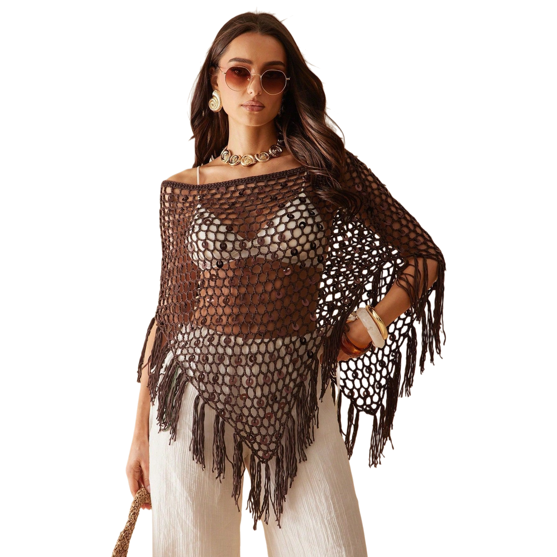 A fashionable brown tassel crochet shawl paired with a white top and pants for a casual and versatile spring and summer look Application Scenario