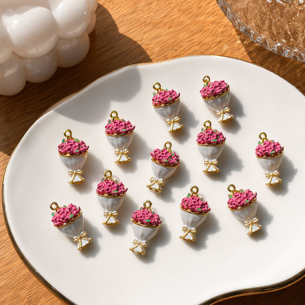 Pink flower bouquet pendant necklace, simple and fashionable Korean version for women, couple, student style, versatile accessory gift details Picture
