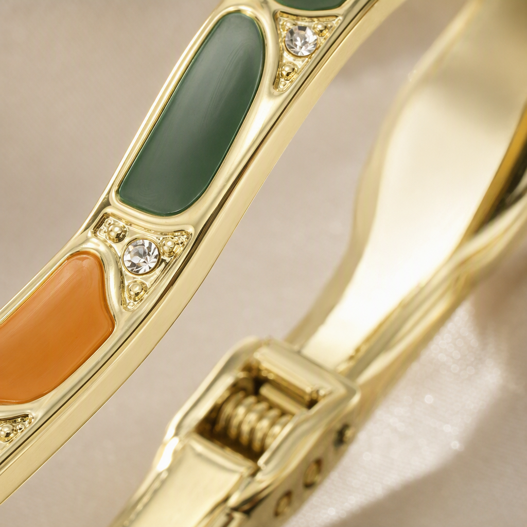 Fashionable and simple metal bracelet, Korean style trendy jewelry for women, versatile bracelet, student couple gift Application Scenario