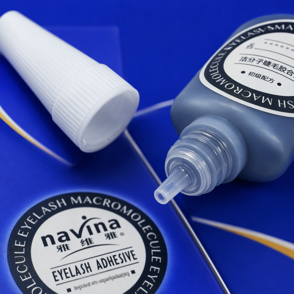 Caja azul con botella de pegamento gris cola de pestañas falsas larga duración resistente al agua natural grueso maquillaje esencial Application Scenario