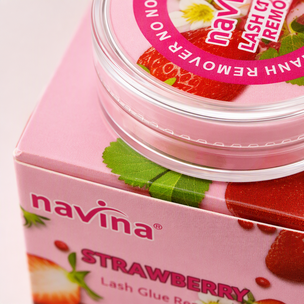 Navina Strawberry-flavored Makeup Remover Cream in pink packaging, gentle, deep cleansing, moisturizing and nourishing makeup remover lotion Application Scenario