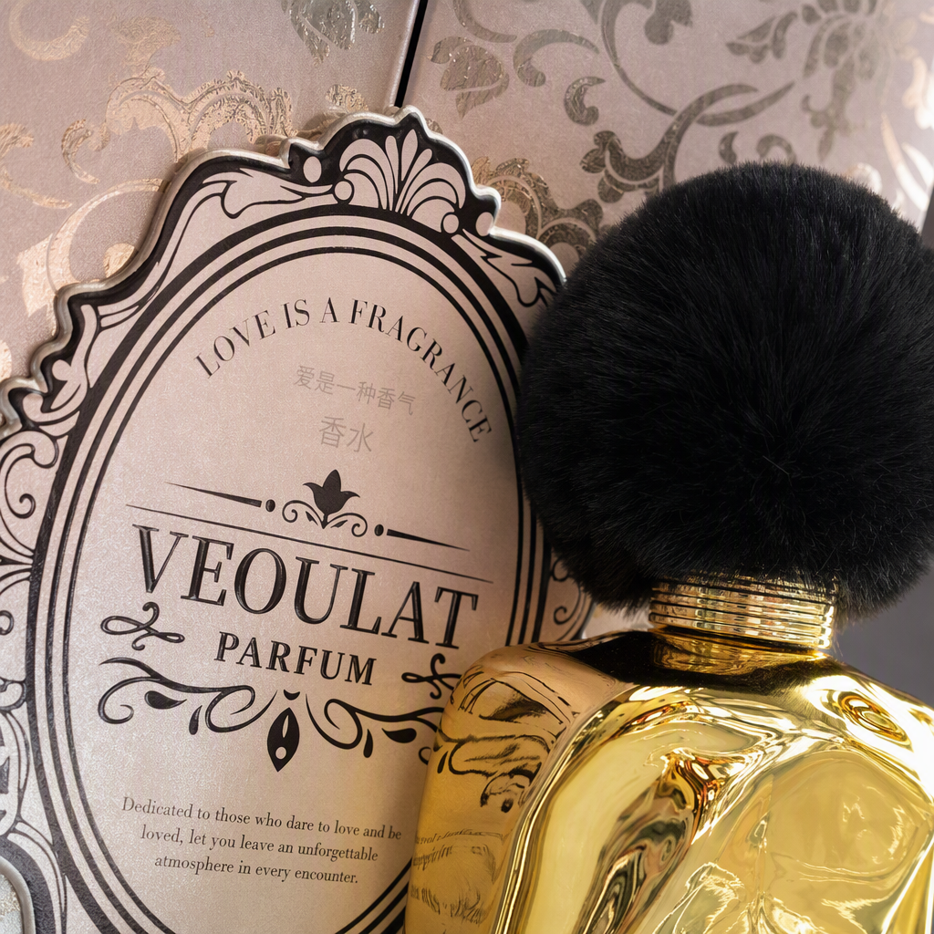 Luxurious golden perfume bottle with black pom-pom cap, long-lasting fragrance, elegant and fashionable fragrance gift box set Application Scenario