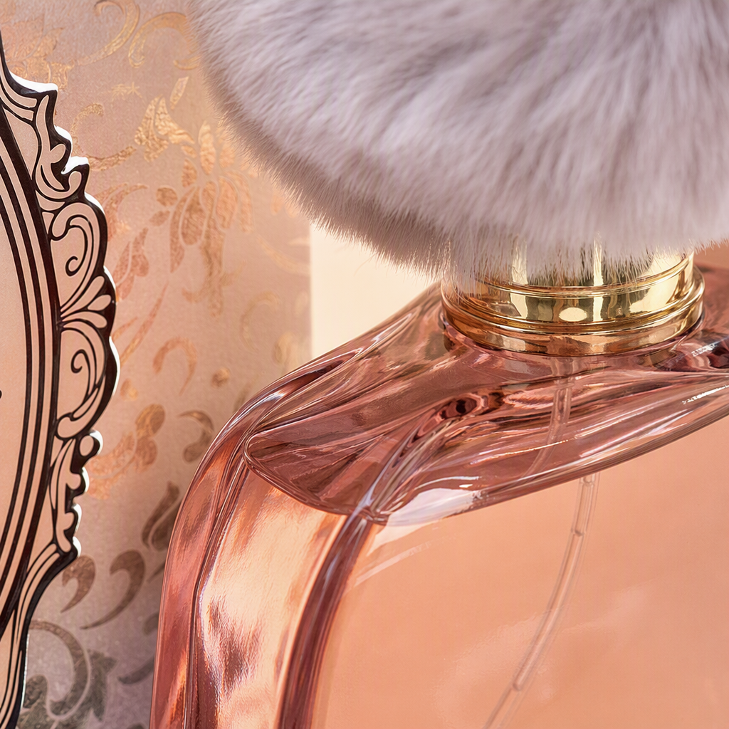 Fresh and gentle, with a long-lasting fragrance. Gift box packaging: 155142805 Application Scenario