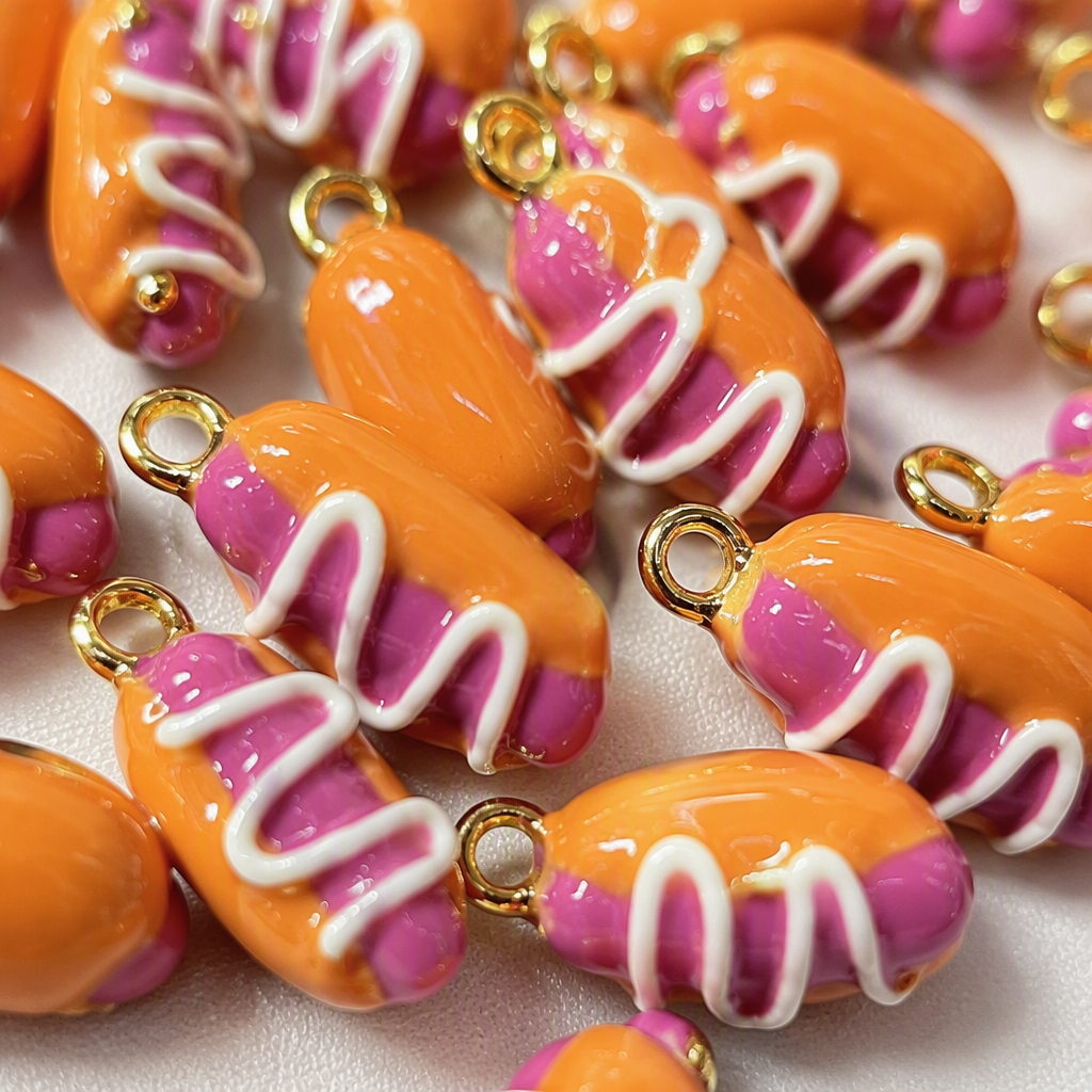 Creative and colorful dessert pendants, fashionable and individual hanging decorations, sweet and cute girl accessories, gifts and giveaways Application Scenario