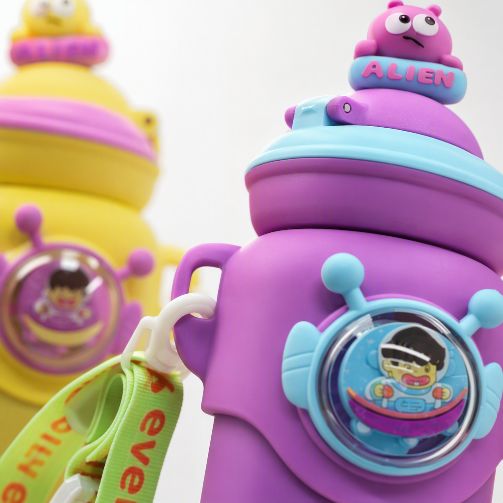 Colorful cartoon pattern children's water cups, leak-proof and durable, baby drinking cups with straws, creative water utensils for students Application Scenario