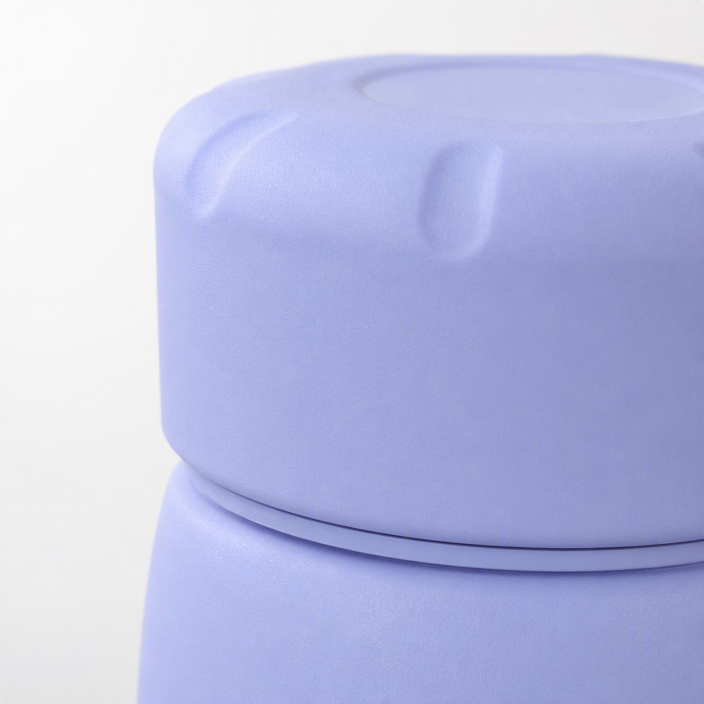 Purple portable insulated cup made of stainless steel with large capacity, warm and leak-proof, fashionable student outdoor travel product Application Scenario