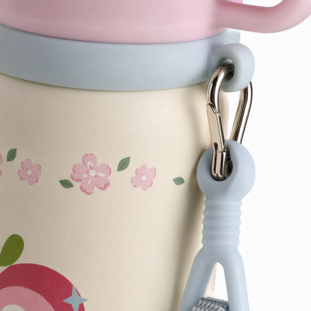 Pink lid water cup with apple cat pattern and the word "Happiness", fashionable, portable and heat-resistant student creative water cup Application Scenario
