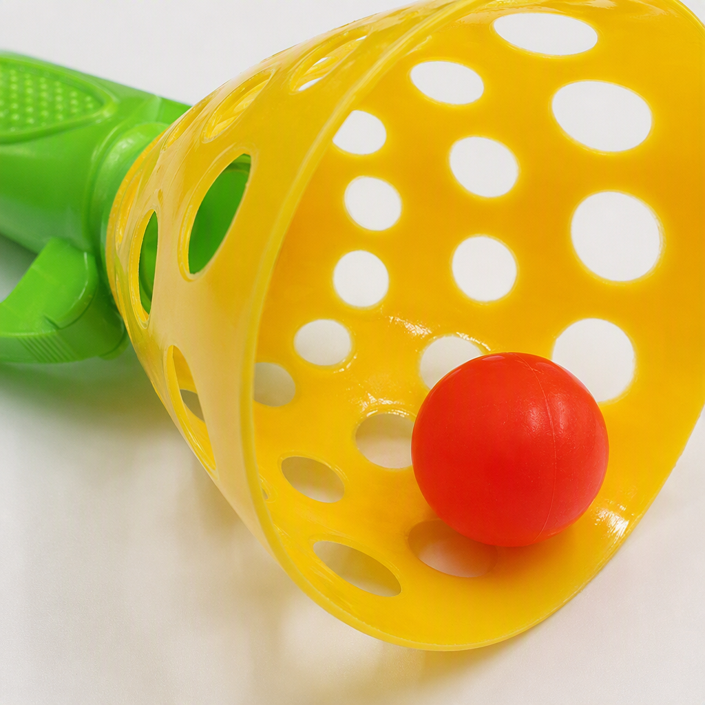 Bouncing and catching ball parent-child interactive ball toys, fun elastic throwing and catching ball, double bouncing children's toys Application Scenario