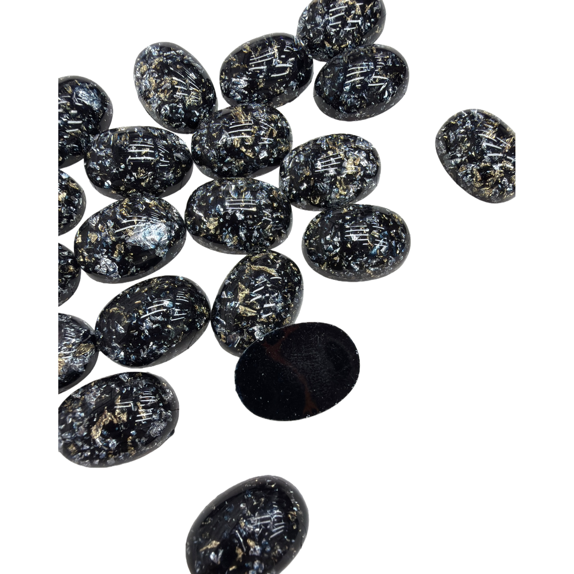 High-end, personalized and trendy accessories with fashionable black oval gemstones and gold and silver foil pieces Item Picture