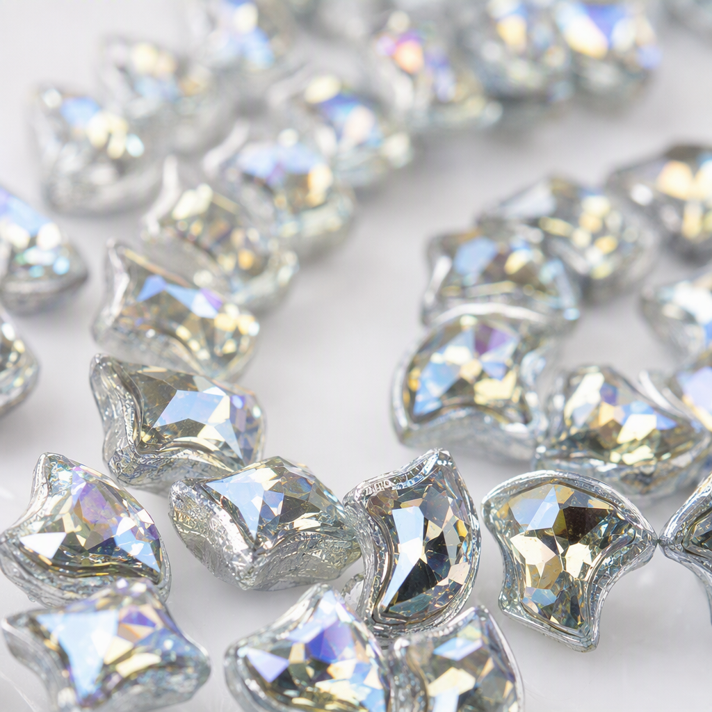 Shiny rhinestone cat ear-shaped jewelry in silver, cute and fun, versatile and fashionable accessories Application Scenario