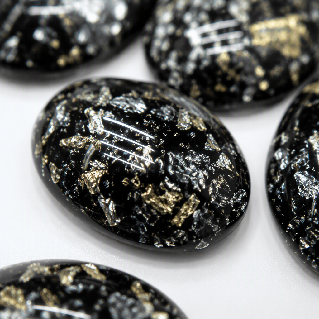 High-end, personalized and trendy accessories with fashionable black oval gemstones and gold and silver foil pieces Application Scenario